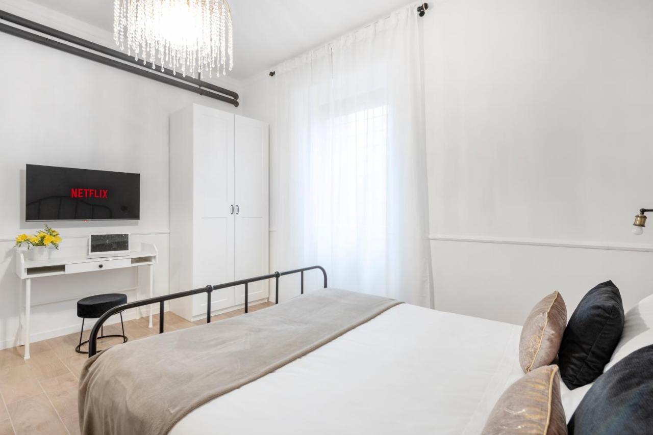 Apartment White Flat Ground Floor Rom
